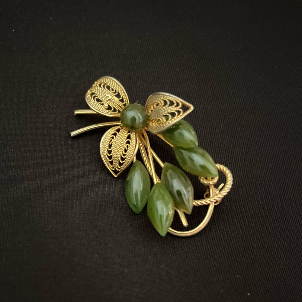 Vintage Green and Gold Brooch
